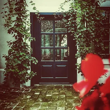 Kastiel Bed & Breakfast 4*