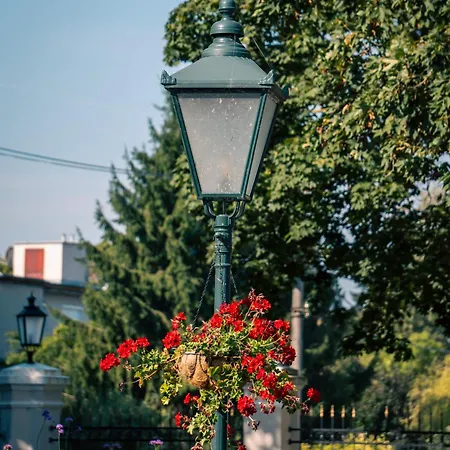 Kaštieľ Bed & Breakfast 4*